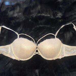 PINK Victorias Secret light pink lace bra, size 36D, great condition!
